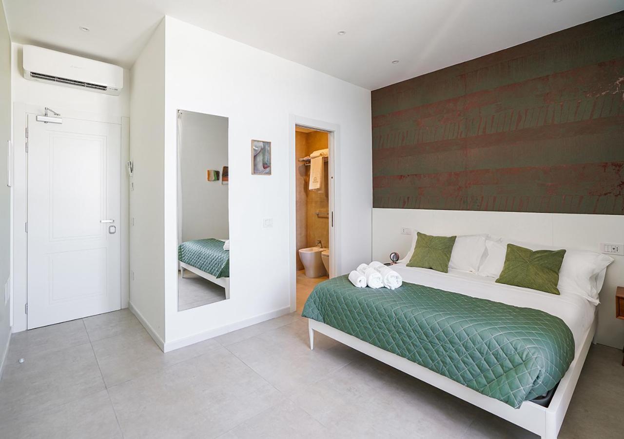 Ad Oriente Hotel La Maddalena  Bagian luar foto