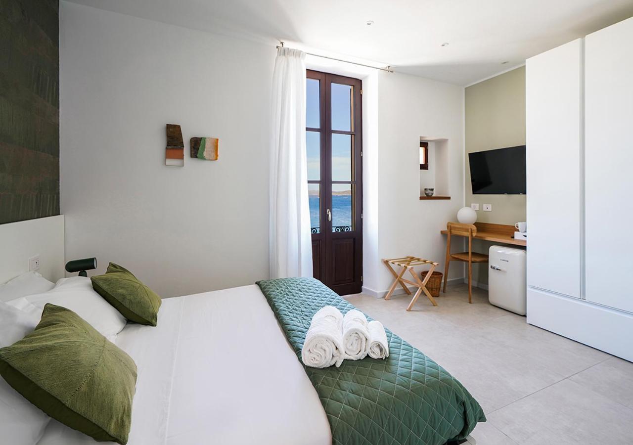 Ad Oriente Hotel La Maddalena  Bagian luar foto