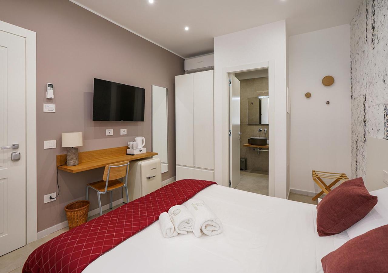 Ad Oriente Hotel La Maddalena  Bagian luar foto